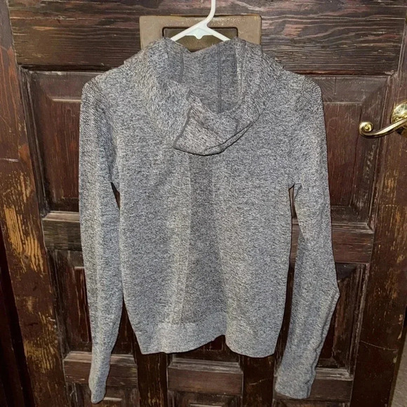 Women’s zip- up athletic hoodie - Picture 3 of 5